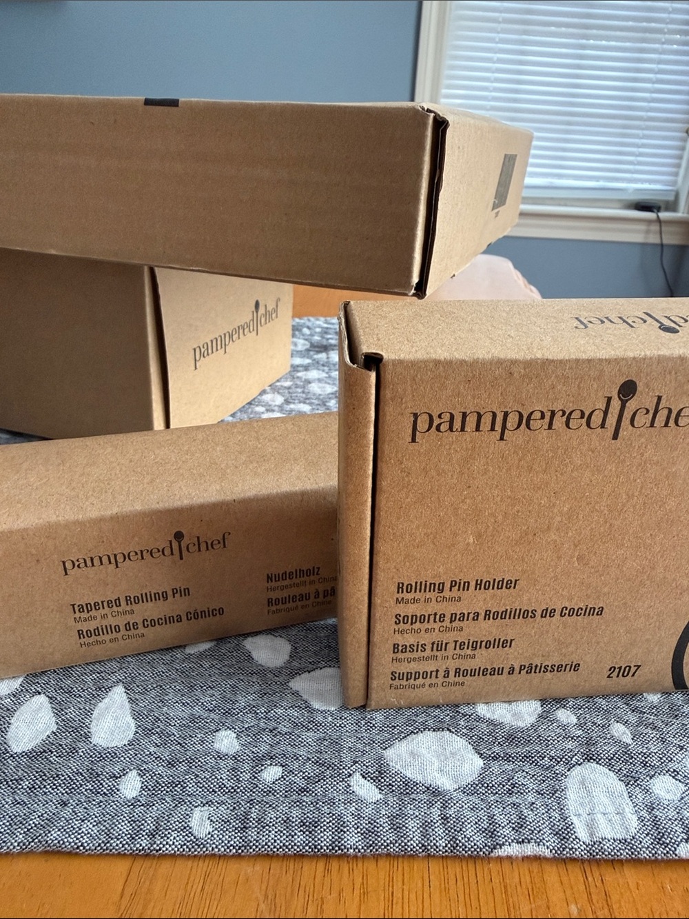 Pampered Chef Tapered Rolling Pin and Holder set